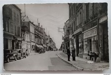 Romilly sur Seine (Aube Rue de la Boule d'Or Cuasset chaussures Pompes a Essence