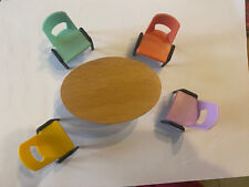 LA CUISINE TABLE ET 4 CHAISES MAISON DE POUPEE DJECO KITCHEN CHAIRS