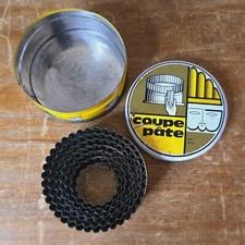 Set de coupe-pâte vintage en métal Matfer, Boîte et ses 7 découpoirs (incomplet)