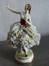 ancienne statuette, danseuse ,ballerine, porcelaine de saxe , signée VM(ch12)