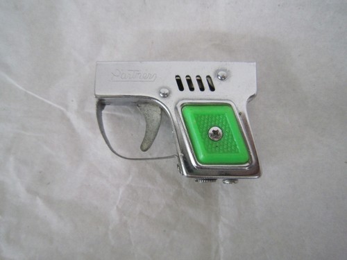 Briquet vintage forme revolver - forme,