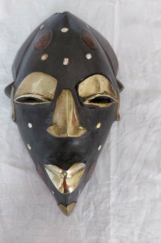 Masque africain cauris - , et
