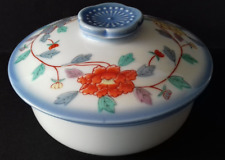 Petite boite en porcelaine au lotus, Asie, Chine, Corée, peint à la main, signée