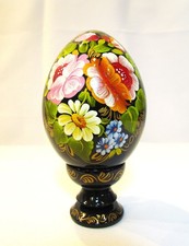 Œuf décoratif floral en bois
