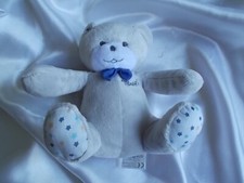 Doudou ours gris, blanc, noeud bleu, étoiles, Musti de Mustela