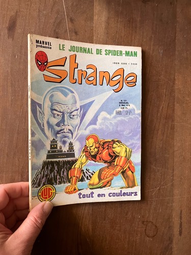 Petit format comics strange - petit,
