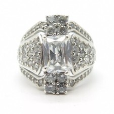 Bague de fiançailles unique