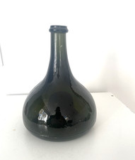 Bouteille oignon   - old bottle .
