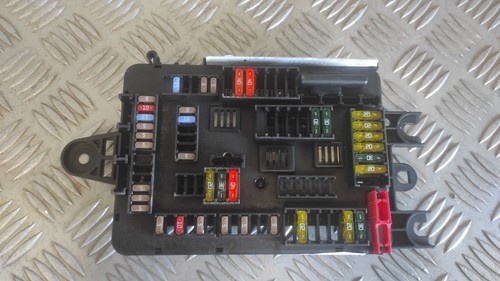 Boitier fusible bmw serie 1 - boitier,