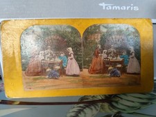 VUE STEREOSCOPIQUE ALBUMINEE SCÈNE DE VIE COLORISÉE REPAS COUR FAMILLE FIN 19 EM