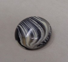 Gros Bouton ancien en lucite -