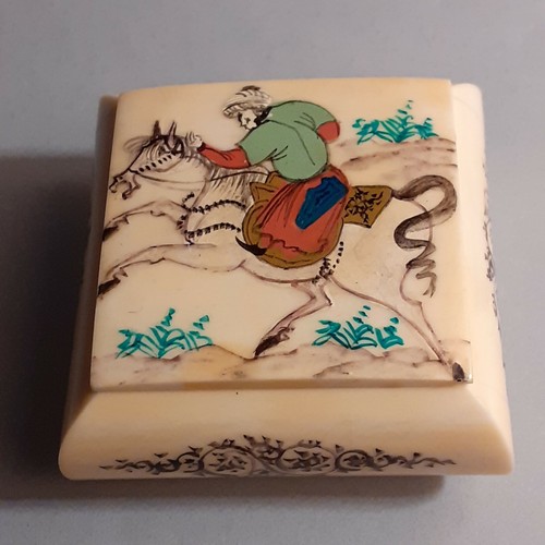 Boite pilules cavalier - -,