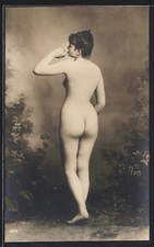 Photo-Postcard Femme Nue Avec Chignon De Dos