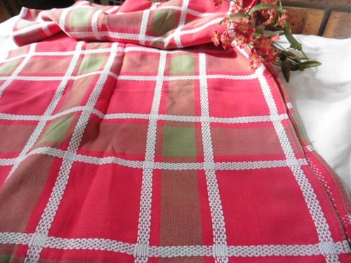 Ancienne nappe rouge verte - ancienne,
