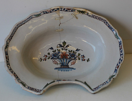 Plat barbe faience aux - barbe,
