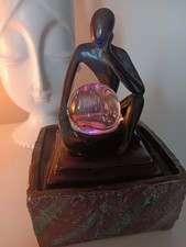 Fontaine à eau  "Le Penseur" avec Boule rotatif lumineuse 
