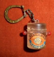 Porte-clés Key ring MINI Stérilisateur REMOND dessin avec maman et bébé biberon