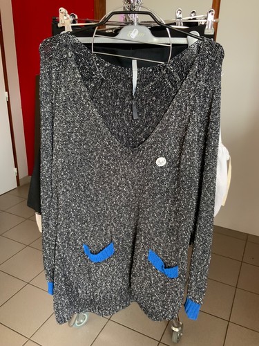 Pull cop copine modèle