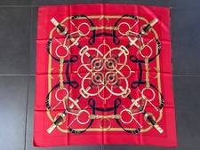 Foulard carré Hermès en soie - Eperon d'or - 90 cm - Rouge et jaune doré