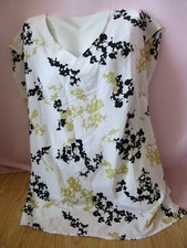 Top/ T-shirt débardeur-blanc imprimé beige et noir- Blanche Porte-Taille 48/50