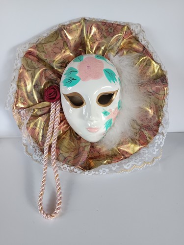 Masque décoratif - , en
