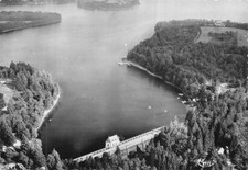 CPSM Le Morvan (58) – Vue aérienne du Lac des Settons – Barrage et digue