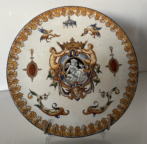 Plat rond sur talon - , en