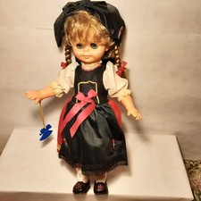 poupée folklorique ari Alsace vintage