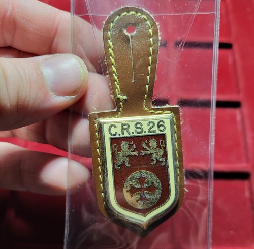 128 pucelle insigne - ~,