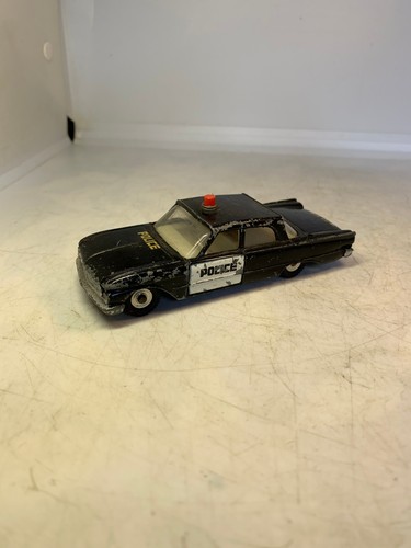 Ancienne voiture marque - de,
