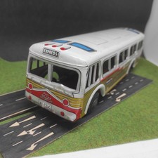Bus en tôle lithographiée