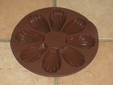 Moule en silicone TUPPERWARE - Moule a madeleines - Patisserie gateau - TBE !!!!