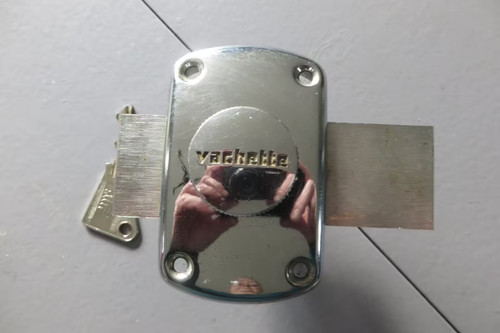 Verrou sureté bouton et - de,