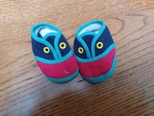 chaussures pour poupons ou