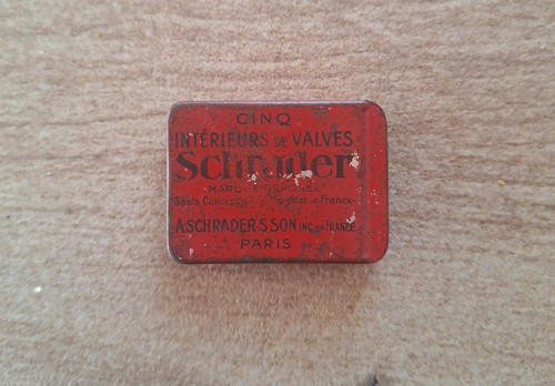 Ancienne boite publicitaire - ancienne,