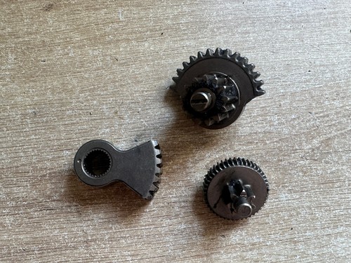 Engrainage piece moteur moto - piece,