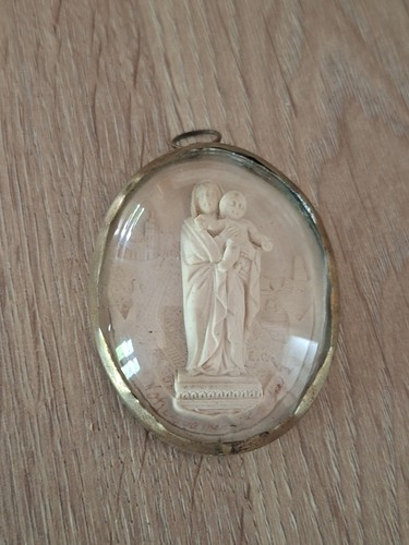 Ancien petit reliquaire - ancien,