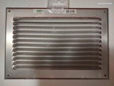 Grille alu à auvents avec