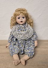 Poupée porcelaine fille 30 cm