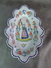 PLAT ovale. HENRIOT QUIMPER. France.