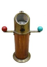 Ancienne boussole nautique en
