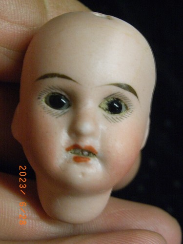 Ancienne poupee - 🇫🇷,