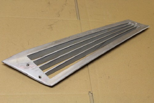 Grille aile avant alu - d'aile,