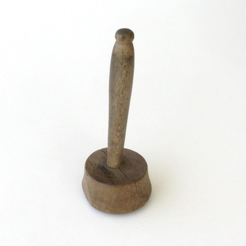 Très ancien pilon bois - très,