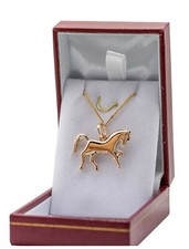 Collier cheval lot neuf pendentif et chaine en vrai plaqué or 18k avec boite 