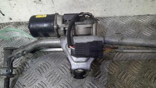 Moteur essuie glace avant