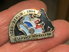 pin's service hotellerie  ,quartier napoleon berlin 1989 1994