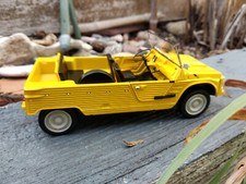 Citroën Méhari jaune,echelle