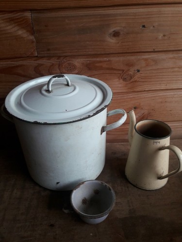 Ensemble faitou pichet - faitou, quart