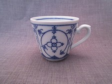 tasse ancienne en porcelaine